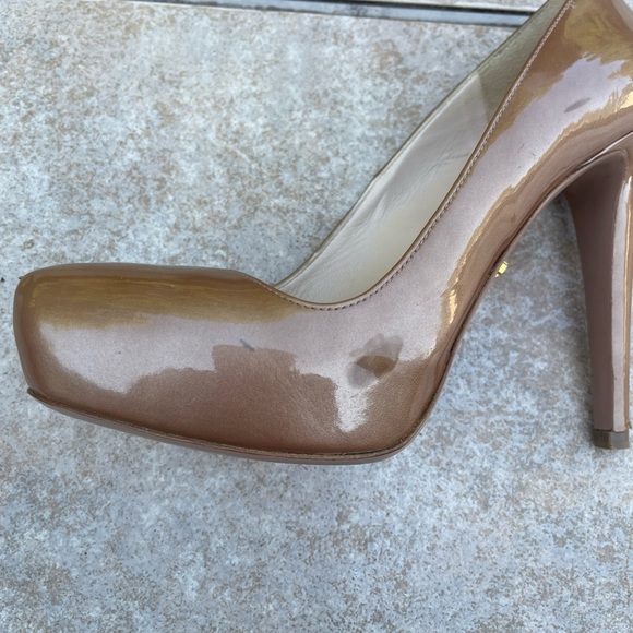Prada
Camel Gold Patent Leather Pumps - Picture 7 of 16